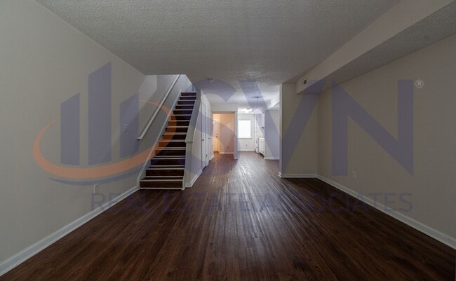 Photo - 221 Schultz St