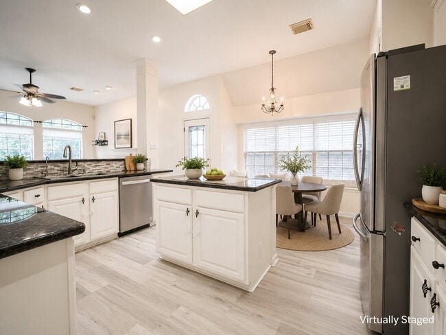 Building Photo - 4503 Oak Valley Dr