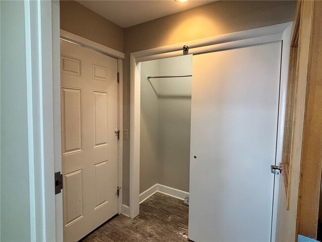 Photo - 1289 Creek St