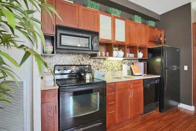 Photo - 69 E Lake St