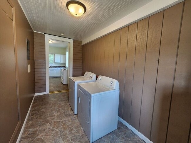 Photo - NOW $100 OFF! - 2 Bedroom Home in the Country