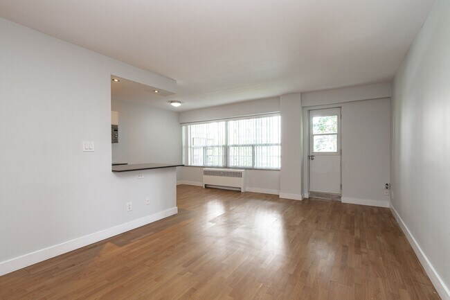 Photo - 99 Tyndall Ave Unit 305