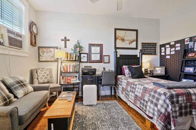 Photo - 3428 Delachaise St