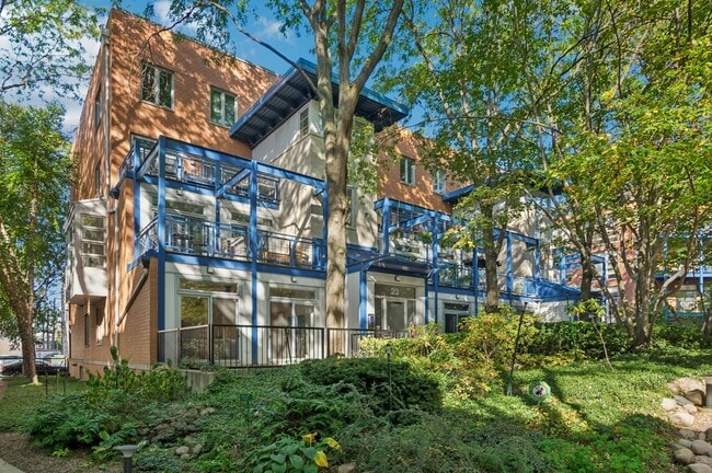 Building Photo - 23 N Racine Ave