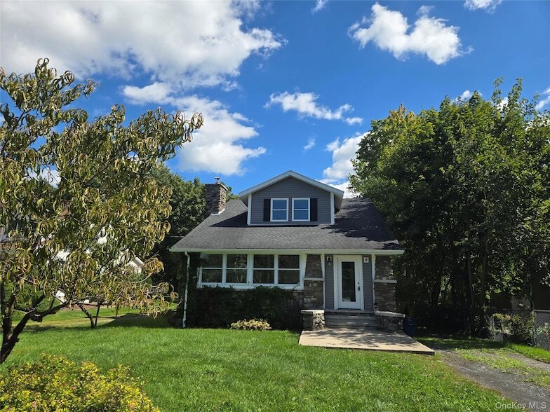 Photo - 300 Lakeside Rd