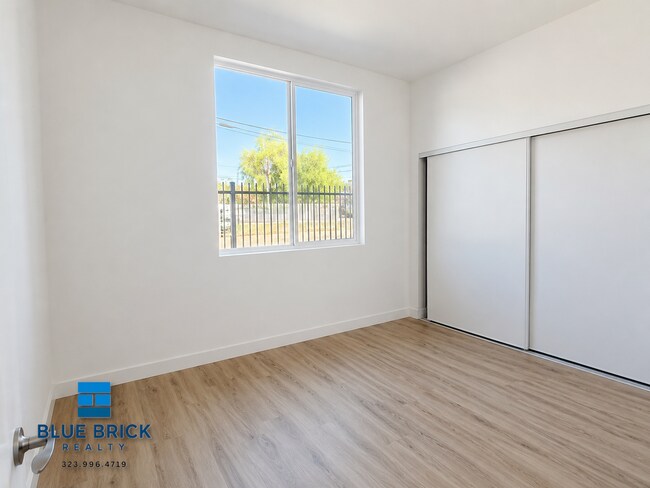 Photo - 10501 Wilmington Ave Unidad 308