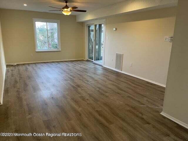 Photo - 69 Northrup Dr