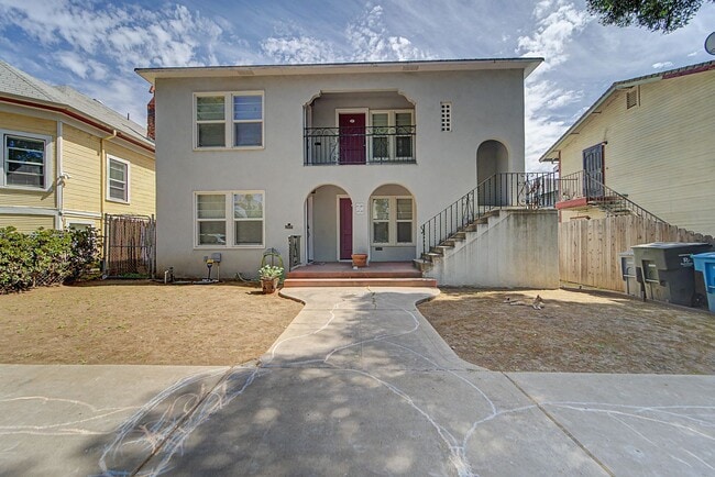 Building Photo - 1109 Unit 611