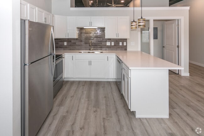 2BR, 2BA - 1,047SF