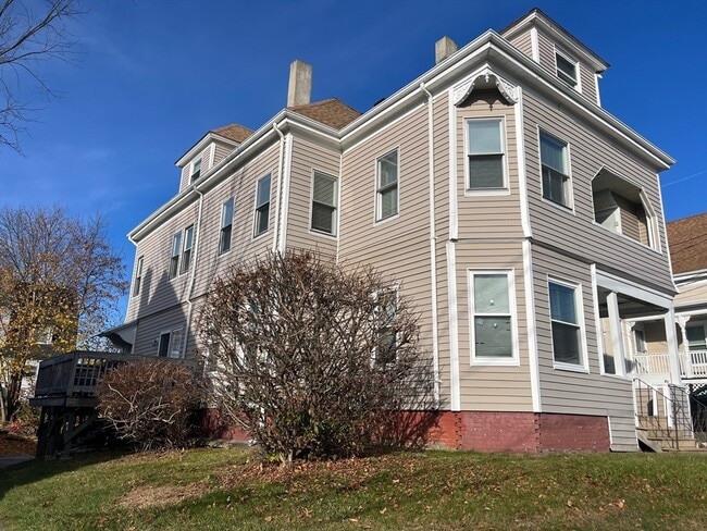 Building Photo - 88 Weston St Unit 1