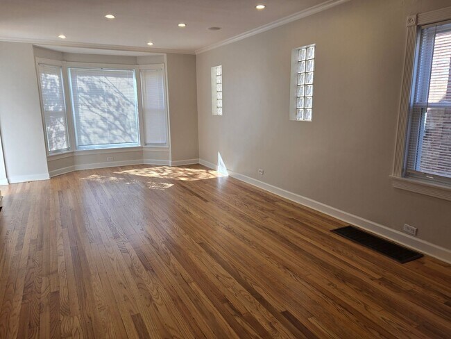 Photo - 5015 N Monitor Ave