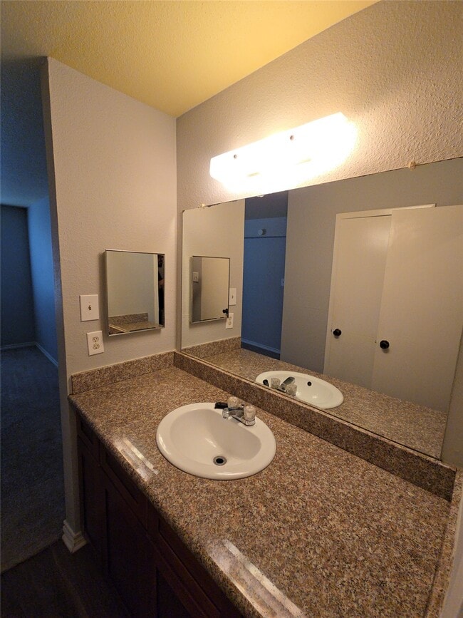 Photo - 12634 Ashford Meadow Dr Unidad C