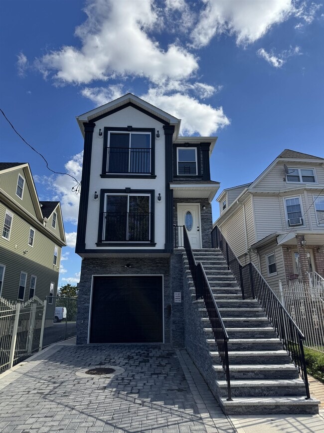 Photo - 515 Walnut St