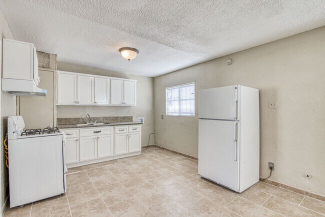 Photo - 3922 Hayes Ave Unit 1