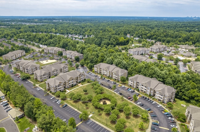 Building Photo - Greystone at Widewaters