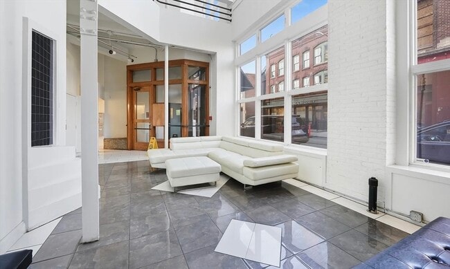 Building Photo - 15 Park St Unit 201