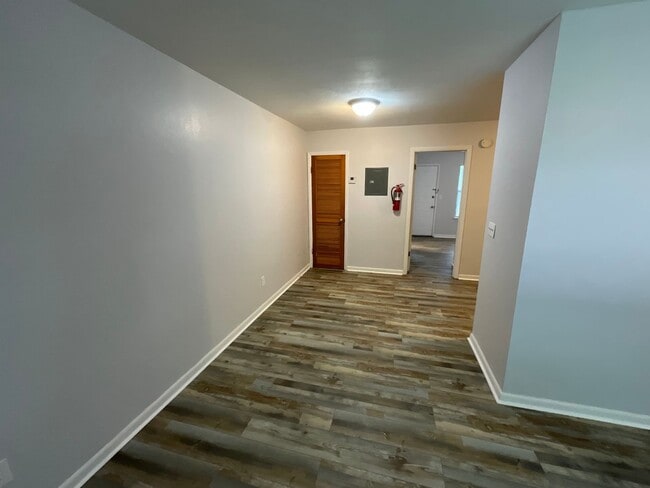 Photo - 1/1 Apartment in Chipley with Water, Sewer, Garbage, & Lawn Maintenance Included!