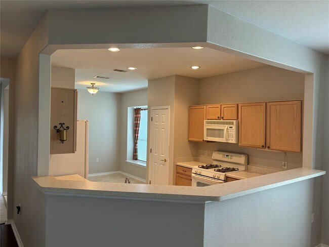 Photo - 106 Bowie Cir