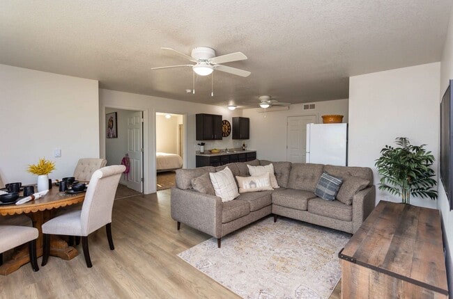 Building Photo - 3 Bedroom, Single-story Townhomes for rent...