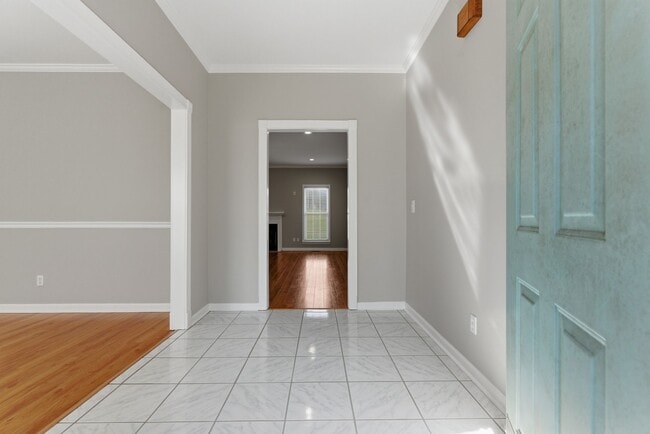 Photo - 449 Sanders Ln