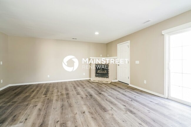 3 Bedroom Pet-Friendly Home in Grove City, OH with Main Street Renewal