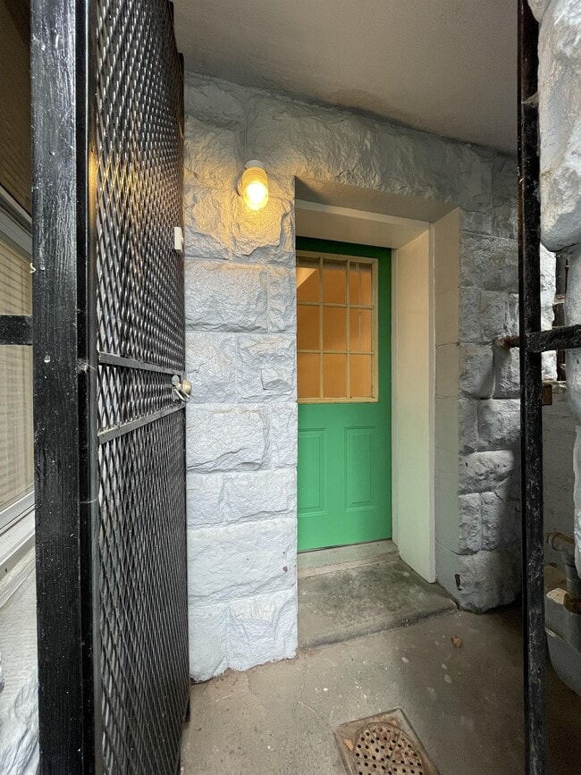 Photo - 609 Q St NW