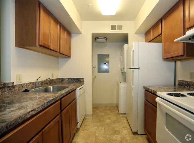 2BR 2BA