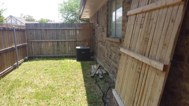 Photo - Beautiful 4 Bedroom in Garland!
