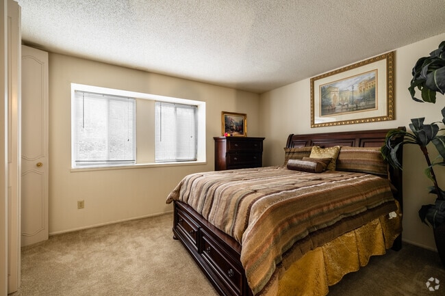Townhome - 1,465SF