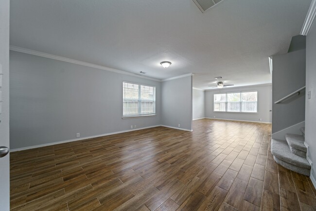 Photo - 10411 Deer Branch