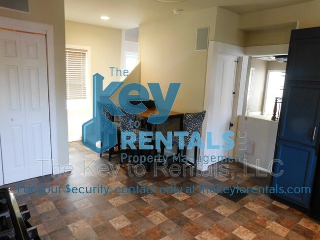 Photo - 321 N Main St