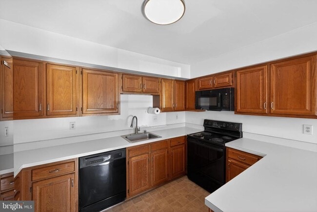 Photo - 219 Heather Ct