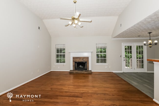 Photo - 425 Misty Brook Ct