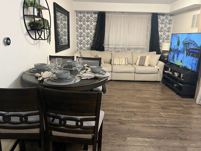 Photo - 4 Greenbriar Dr Unit 400