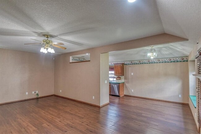 Photo - 313 Southwest 141st Street