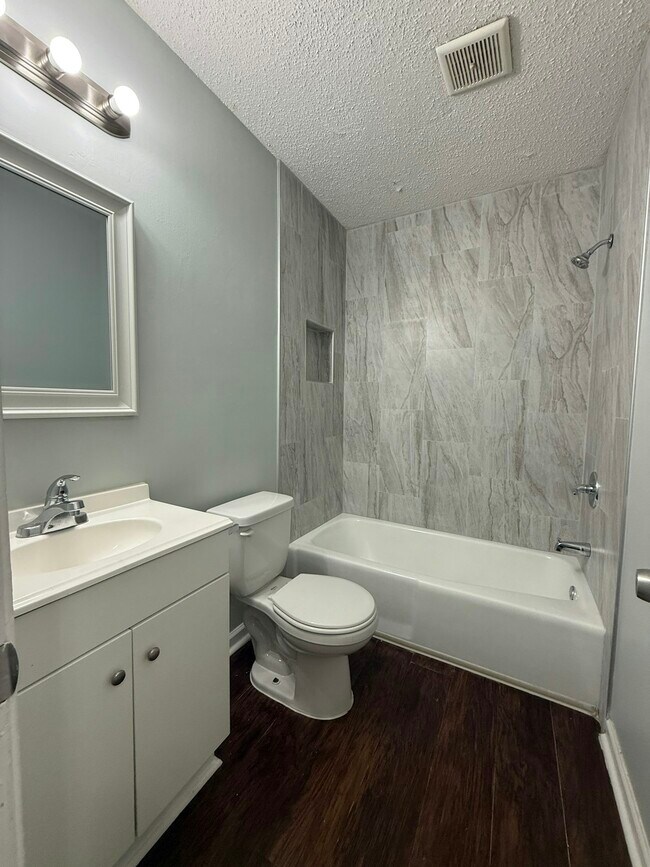 Photo - 4065 Haliburton St