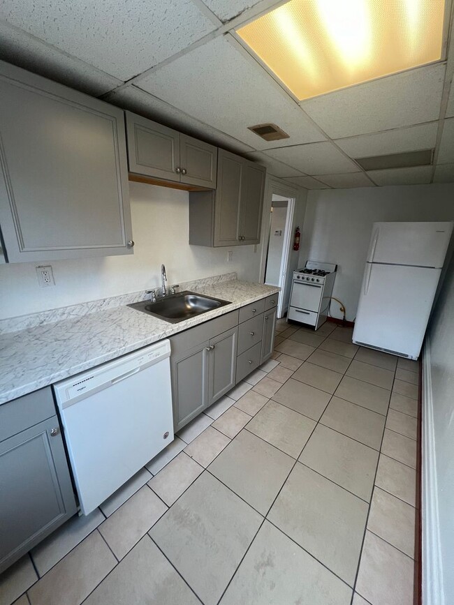 418 Semple St Unit 2