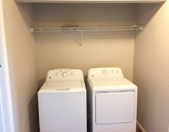 Photo - Spacious 3 bedroom, 3.5 bathroom Condo For Rent!