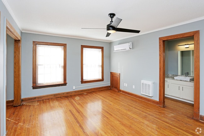 Living Room - Bryn Mawr Apartments