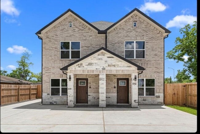 Building Photo - 102 Schade Ln Rental