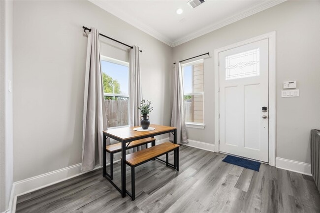 Photo - 9320 Coffee St