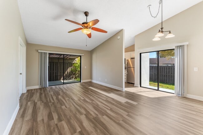 Photo - Super updated and gorgeous 3/2 villa!