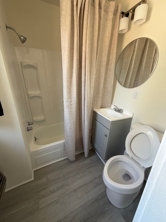 Photo - 401 E Broad St Unit 3