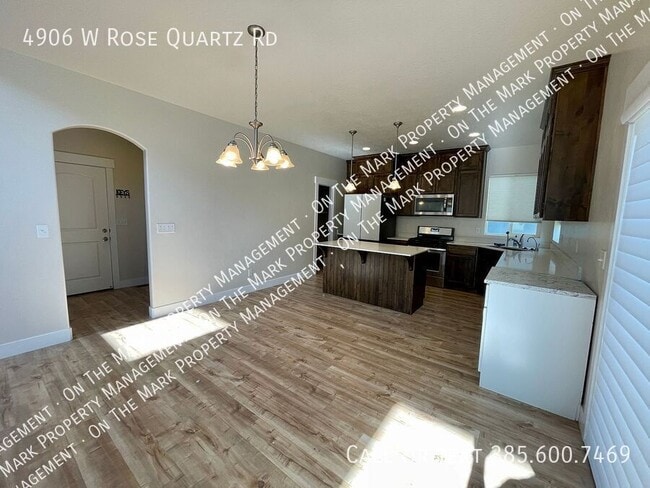 Photo - 4906 W Rose Quartz