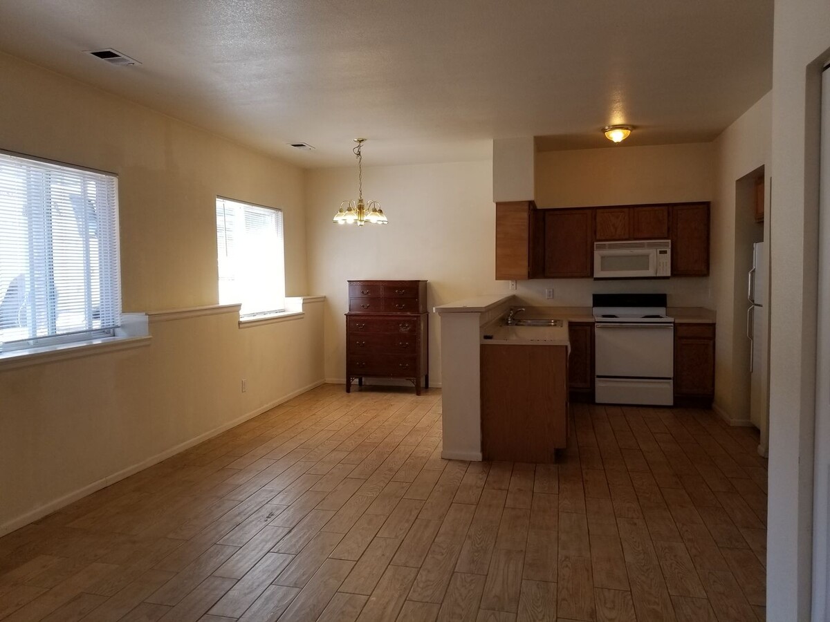 Photo - 629 S Sherwood St Unit 629 S Sherwood St B2