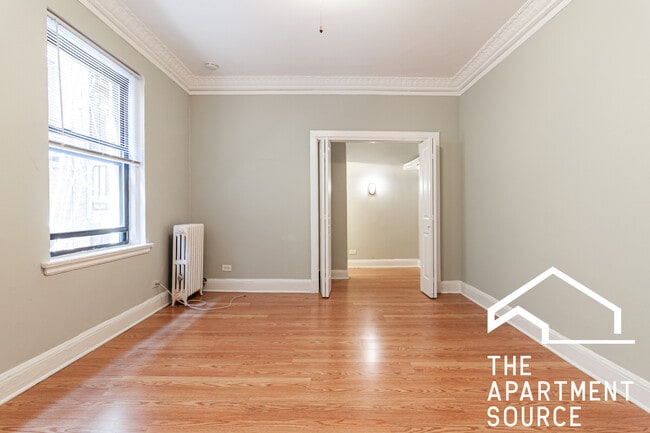 Building Photo - 3835 N Fremont St Unit 306