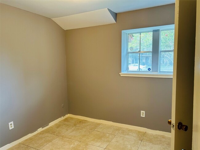 Photo - 7619 Vernwood St