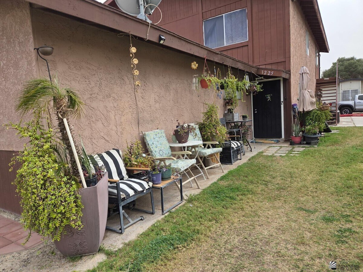 Photo - 1225 W 20th Pl