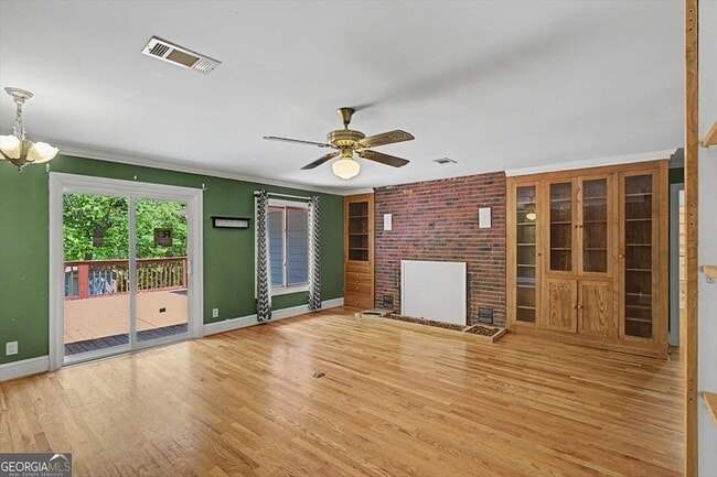 Photo - 269 W Hermitage Rd NE