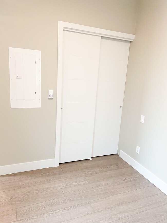 Photo - 45513-45513 Market Way